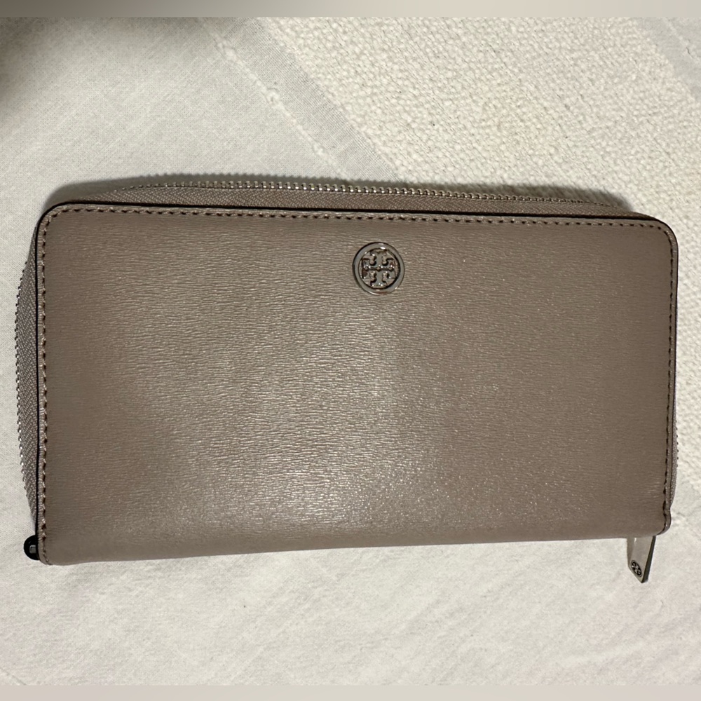 Tory Burch wallet